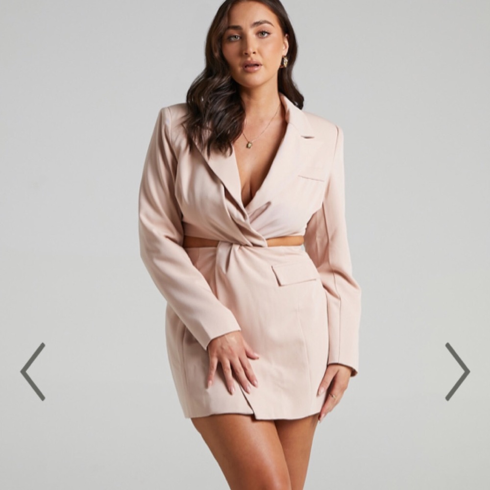 Amina blazer dress in blush